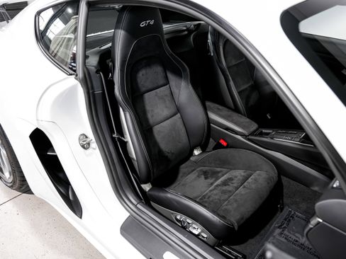 Used 2020 Porsche 718 Cayman GT4 image 25