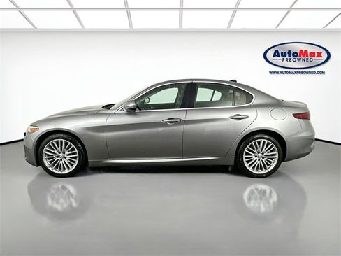 Used 2017 Alfa Romeo Giulia Ti image 9