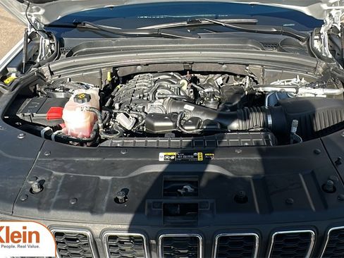 Used 2024 Jeep Grand Cherokee L Laredo w/ Luxury Tech Group I image 33