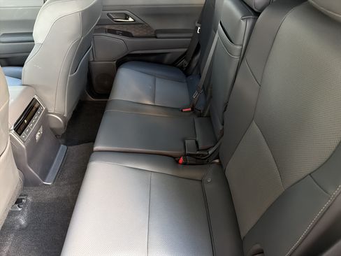 Certified 2024 Lexus GX 550 w/ Cold Area Package AWD/4WD image 30