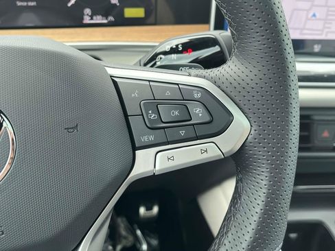 New 2026 Volkswagen Tiguan SEL R-Line AWD/4WD image 16