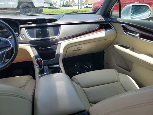 Used 2018 Cadillac XT5 Premium Luxury image 22