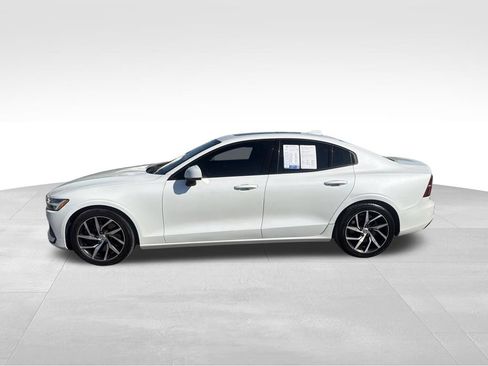 Used 2019 Volvo S60 T6 Momentum w/ Multimedia Package AWD/4WD image 4