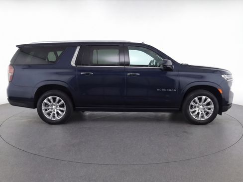 Used 2023 Chevrolet Suburban Premier image 11