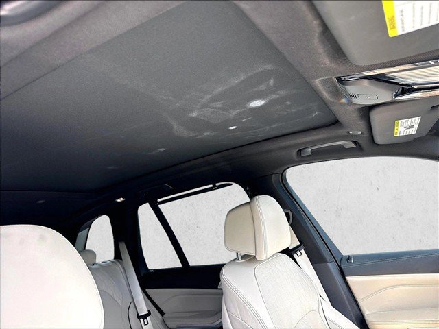 Used 2022 BMW X5 M50i w/ Executive Package AWD/4WD image 16