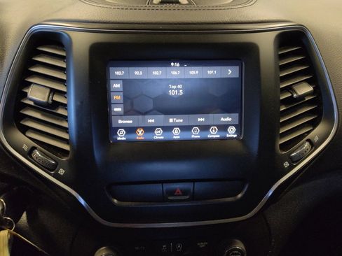 Used 2019 Jeep Cherokee Latitude w/ Popular Appearance Group image 25