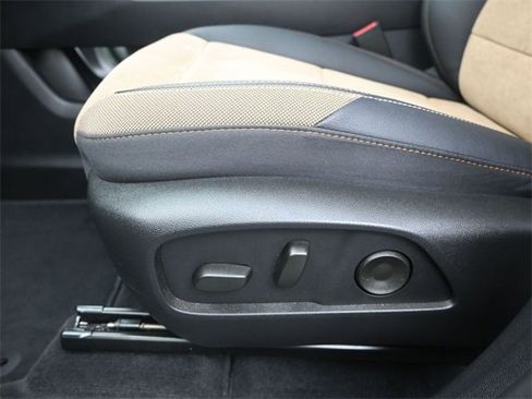 Used 2025 Chevrolet Equinox ACTIV w/ Safety and Technology Package image 10