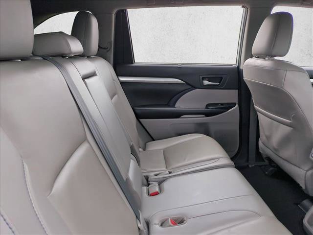 Certified 2019 Toyota Highlander XLE FWD image 21