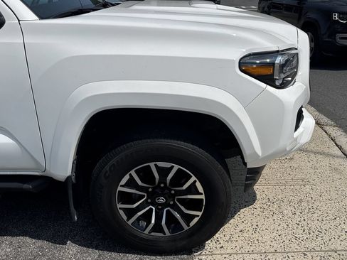 Used 2023 Toyota Tacoma TRD Sport AWD/4WD image 8