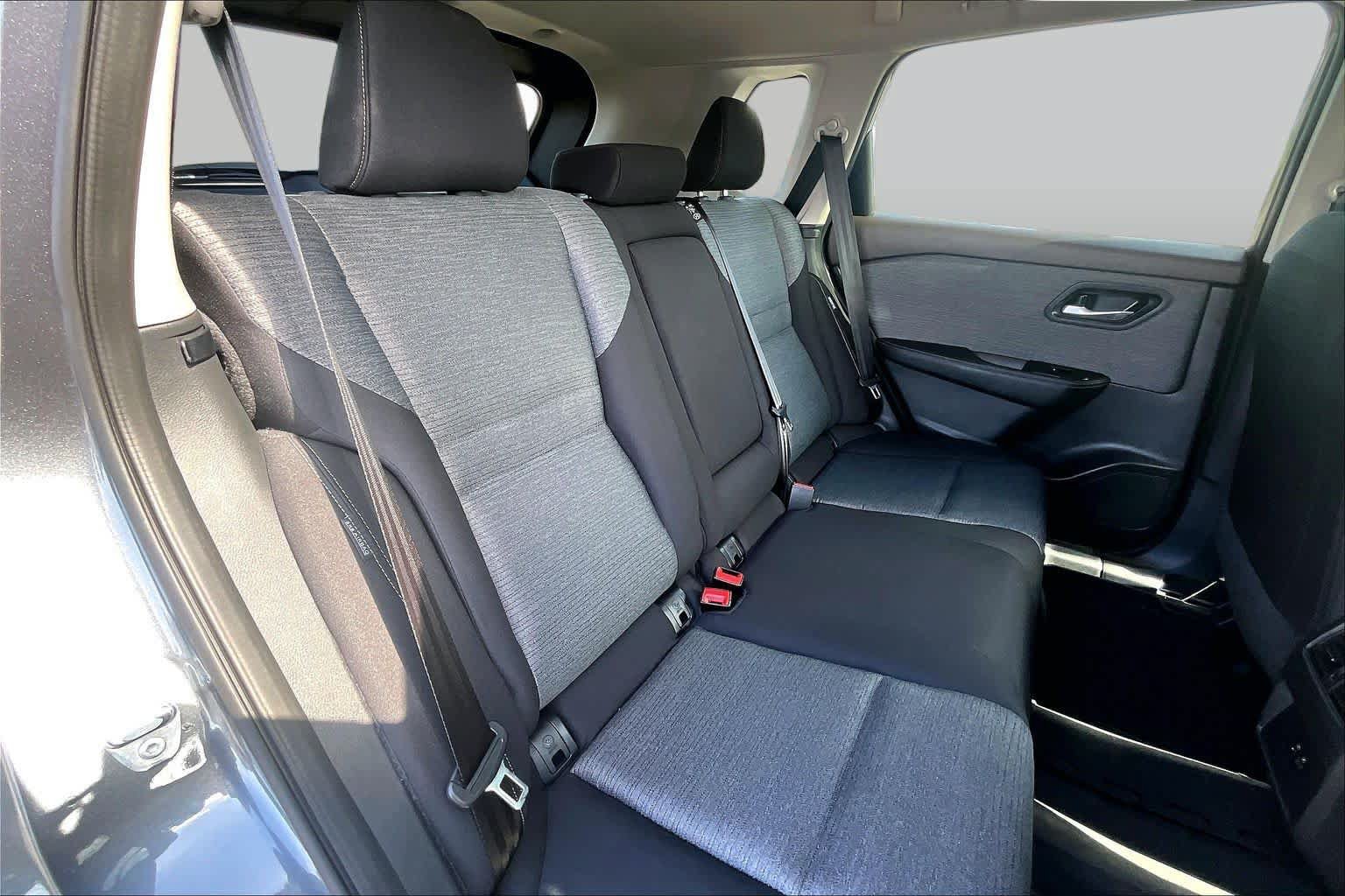 Used 2023 Nissan Rogue SV FWD image 20