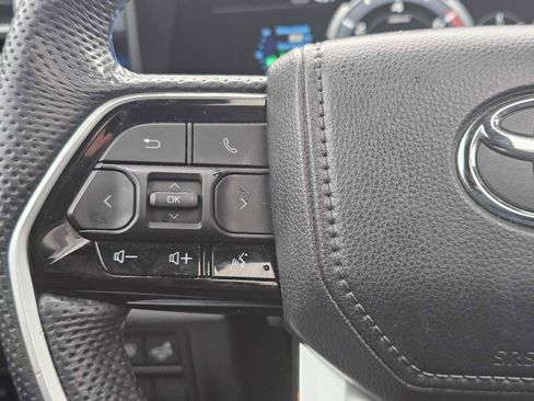 Used 2024 Toyota Sequoia Platinum image 33