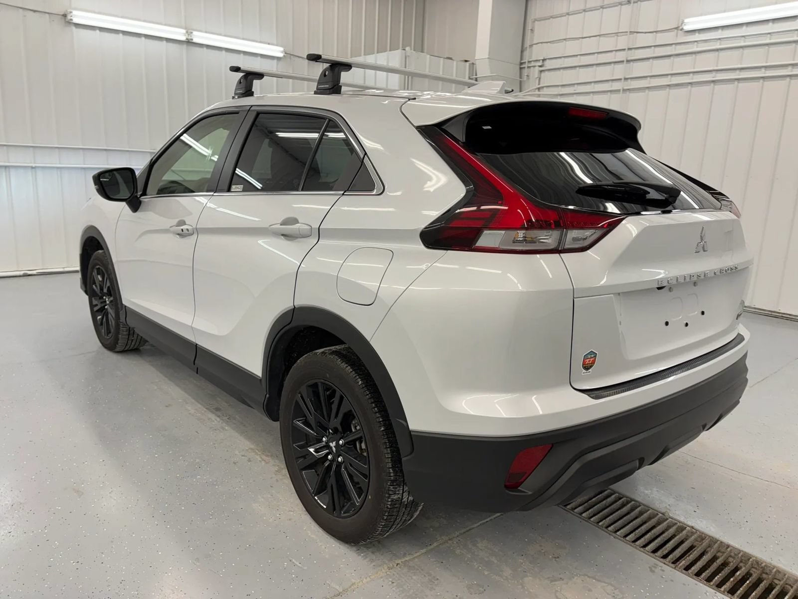 Used 2024 Mitsubishi Eclipse Cross LE AWD/4WD image 6
