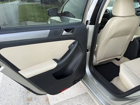 Used 2014 Volkswagen Jetta TDI FWD image 17