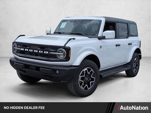 New 2026 Ford Bronco Outer Banks AWD/4WD image 1