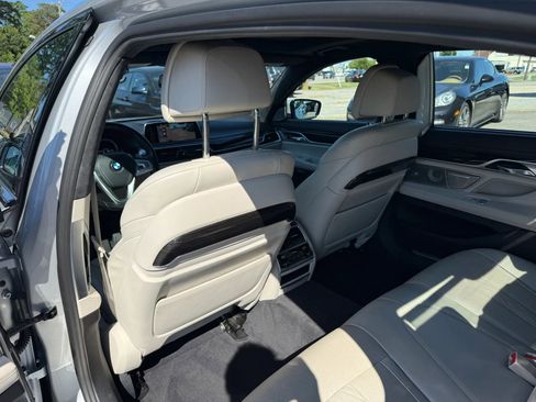 Used 2017 BMW 740i xDrive AWD/4WD image 18