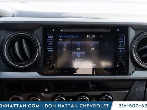 Used 2018 Toyota Tacoma TRD Sport AWD/4WD image 7