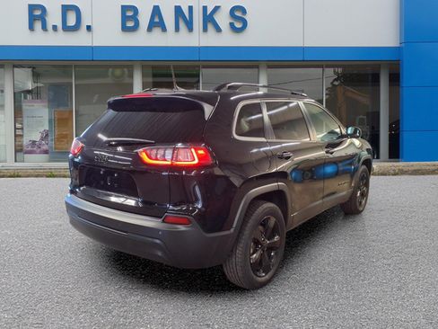 Used 2021 Jeep Cherokee Latitude Plus AWD/4WD image 3