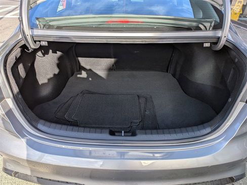 Certified 2022 Kia Forte LXS image 8