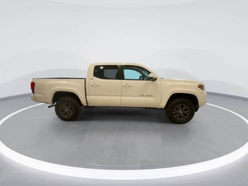 Used 2023 Toyota Tacoma SR5 w/ Technology Package AWD/4WD image 9