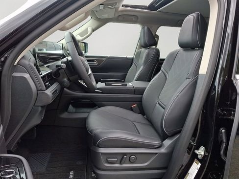 New 2026 INFINITI QX80 Luxe image 7