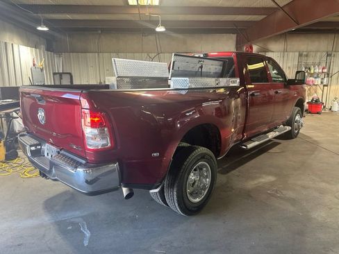 Used 2024 RAM 3500 Tradesman w/ Chrome Appearance Group AWD/4WD image 3