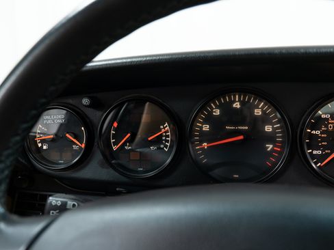 Used 1997 Porsche 911 Carrera RWD image 25