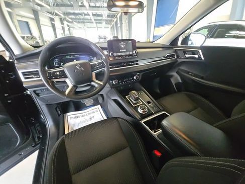 Used 2025 Mitsubishi Outlander ES AWD/4WD image 21