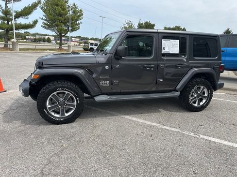 Used 2019 Jeep Wrangler Unlimited Sahara image 15