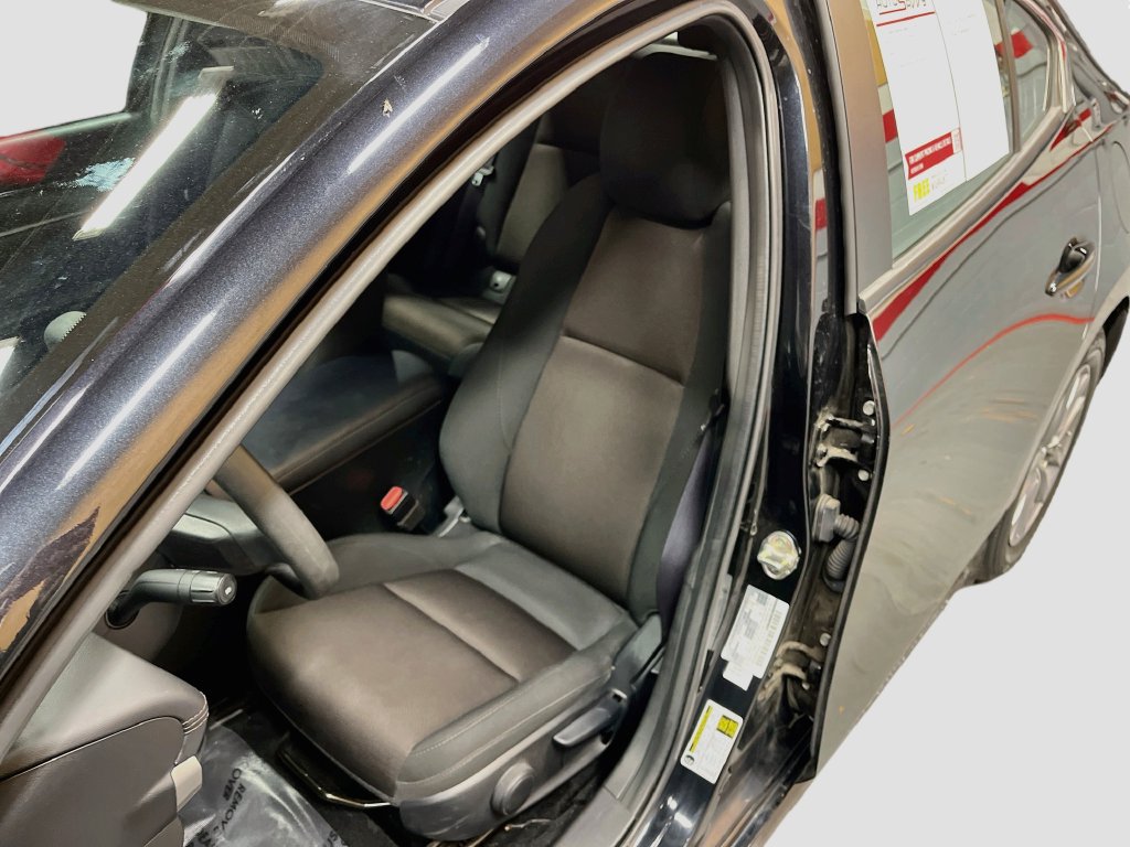 Used 2024 MAZDA MAZDA3 s FWD image 18