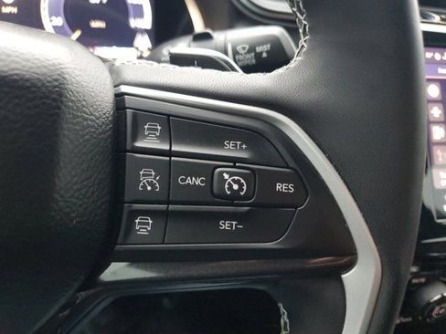 Used 2023 Jeep Grand Cherokee L Altitude image 23