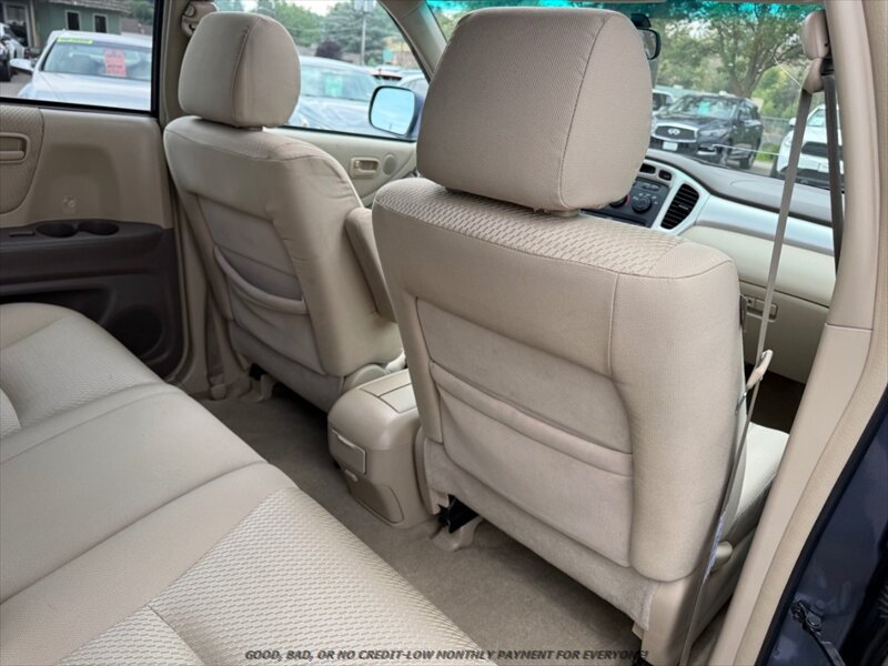 Used 2007 Toyota Highlander 4WD V6 w/ 3rd Row image 16