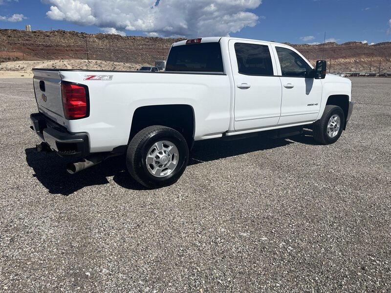 Used 2016 Chevrolet Silverado 2500 LT w/ Z71 Package, Off-Road AWD/4WD image 3