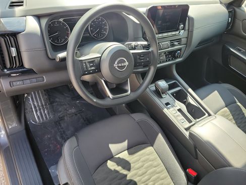 Certified 2025 Nissan Pathfinder S FWD image 14