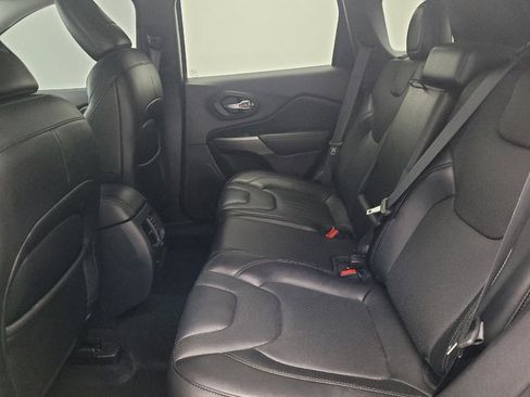 Used 2021 Jeep Cherokee Limited image 18