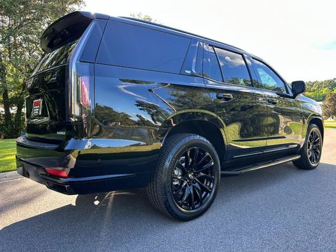 Used 2023 Cadillac Escalade Sport AWD/4WD image 5