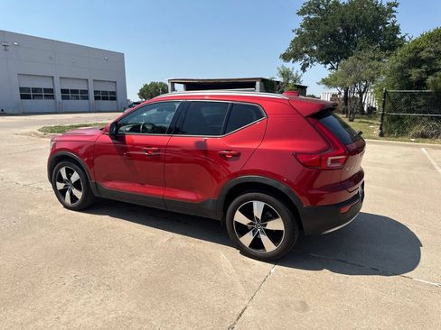 Used 2020 Volvo XC40 T5 Momentum AWD/4WD image 1
