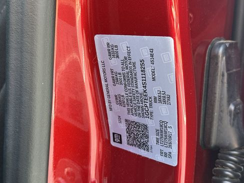Certified 2025 Chevrolet Colorado Trail Boss AWD/4WD image 35