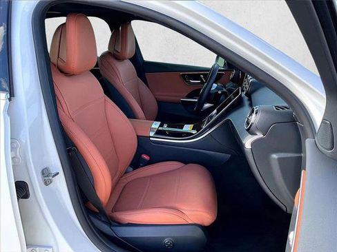 Used 2025 Mercedes-Benz C 300 Sedan image 9