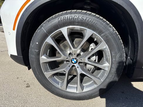 New 2026 BMW X5 xDrive40i w/ Parking Assistance Package image 9