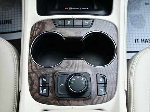 Used 2021 GMC Acadia Denali w/ Denali Ultimate Package AWD/4WD image 20