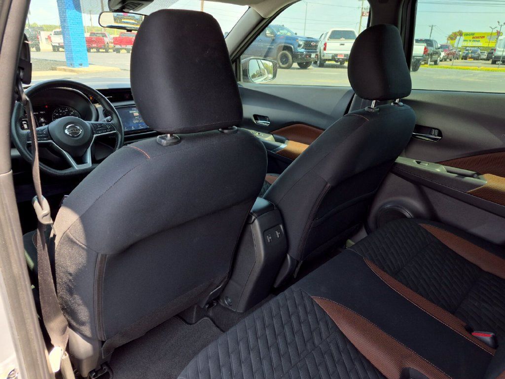 Used 2021 Nissan Kicks SR FWD image 30
