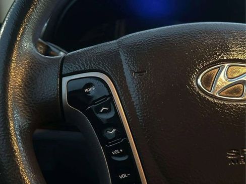 Used 2011 Hyundai Santa Fe GLS image 28