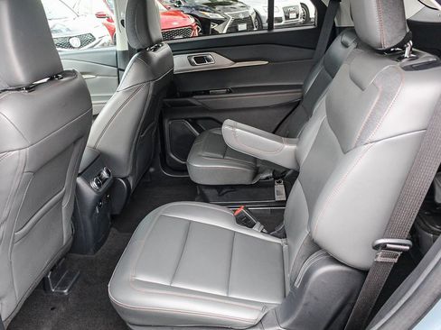 Used 2025 Ford Explorer Active w/ Active Comfort Package image 20