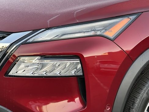 Used 2022 Nissan Rogue SL w/ SL Premium Package image 9