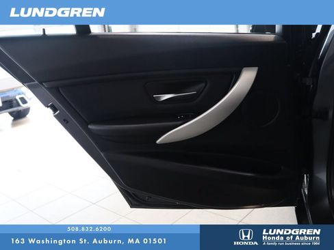 Used 2018 BMW 320i xDrive Sedan w/ Convenience Package AWD/4WD image 12