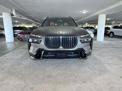 Used 2024 BMW X7 xDrive40i w/ M Sport Package image 5