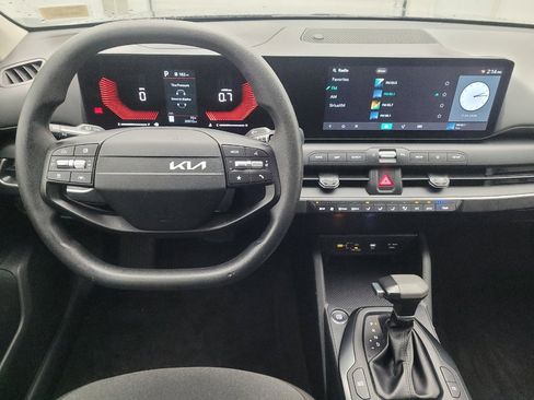 Used 2025 Kia K4 FWD image 22