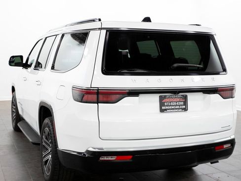 Used 2024 Jeep Wagoneer Series II w/ Flexible Seating Group RWD image 14