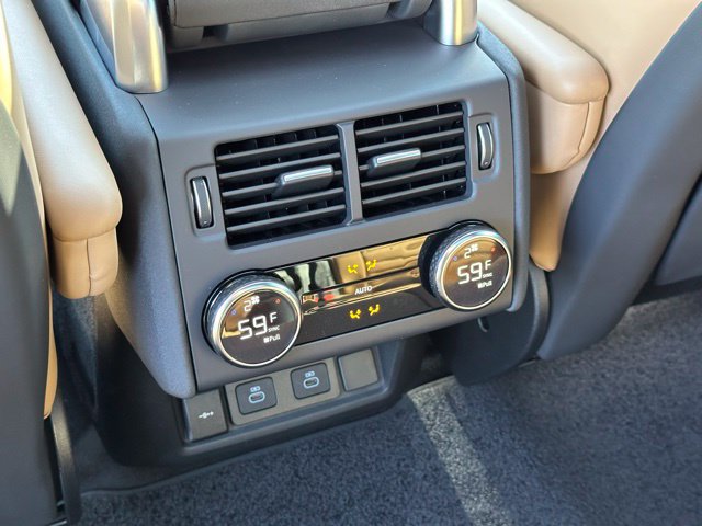 New 2026 Land Rover Discovery Limited Edition AWD/4WD image 16