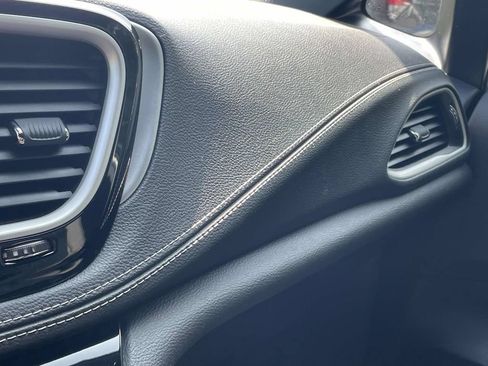 Used 2023 Chrysler Pacifica Touring-L w/ S Appearance Package FWD image 32